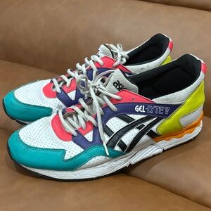 ASICS Gel-Lyte V Teal and Pink Sneakers such a bad ass shoe. Size 12 men